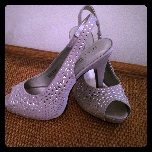Classy high heals with sparkle! REDUCED