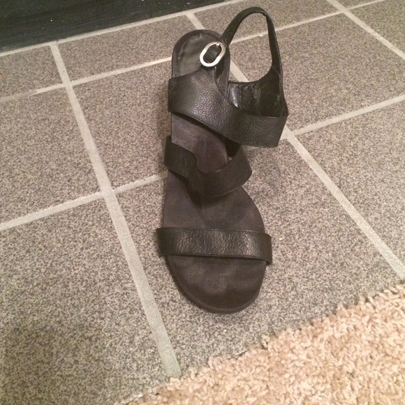 Black leather sandal
