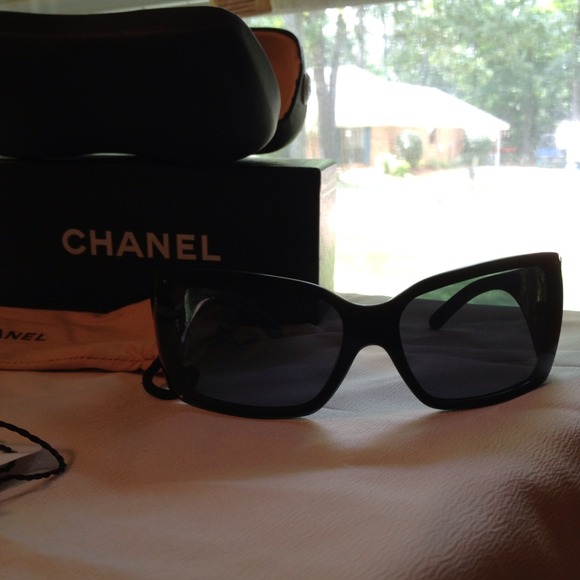 Authentic CHANEL🚫sold🚫 - Picture 2 of 4