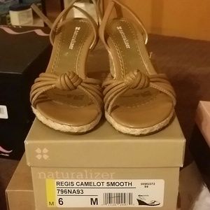 Naturalizer nude wedge