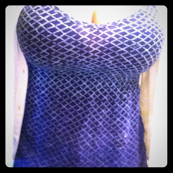Hurley top