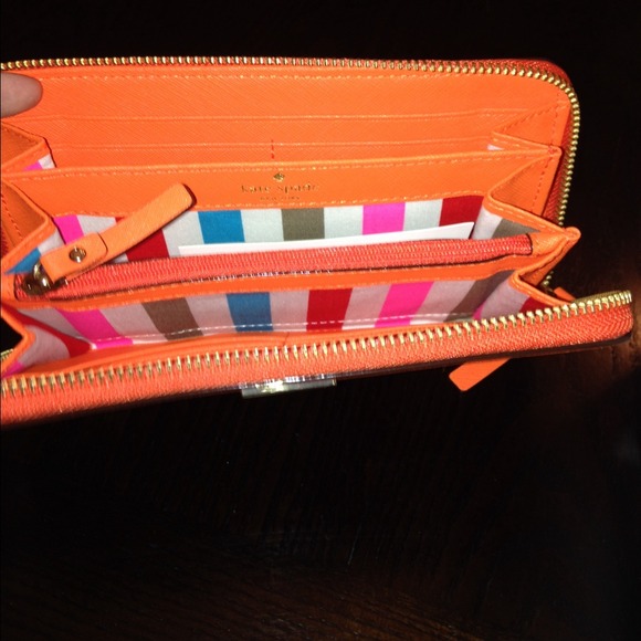 SOLD❌❌❌Kate spade wallet - Picture 2 of 3