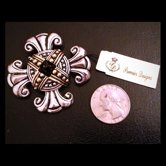 Premier designs NWT crescendo brooch/pendant?