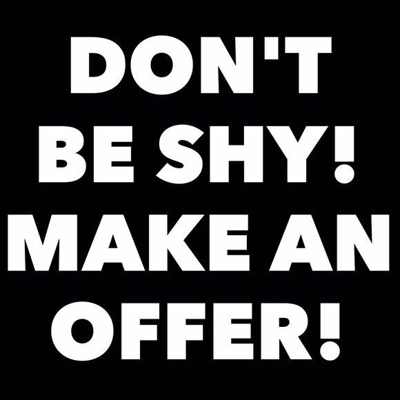 Royale Chic Rhinestone Crystal Clutch - Picture 5 of 8