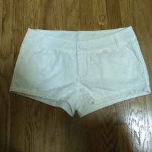 White lace short