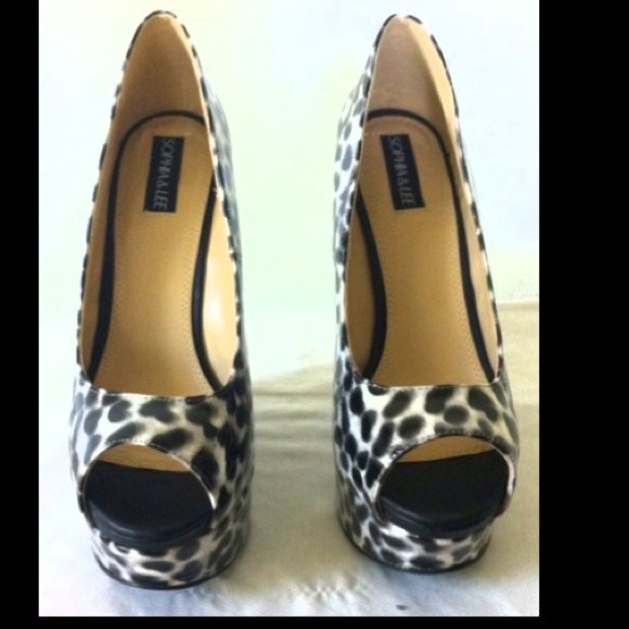 🔴♥️SOLD♥️🔴💥Host Pick💥 Black & White - Picture 2 of 4