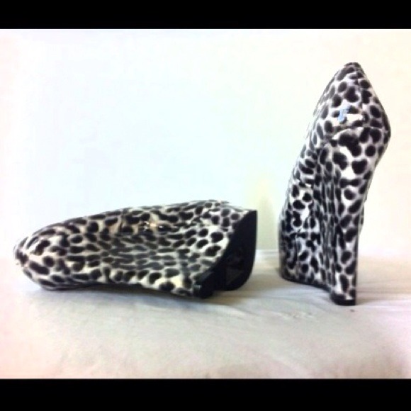 🔴♥️SOLD♥️🔴💥Host Pick💥 Black & White - Picture 4 of 4