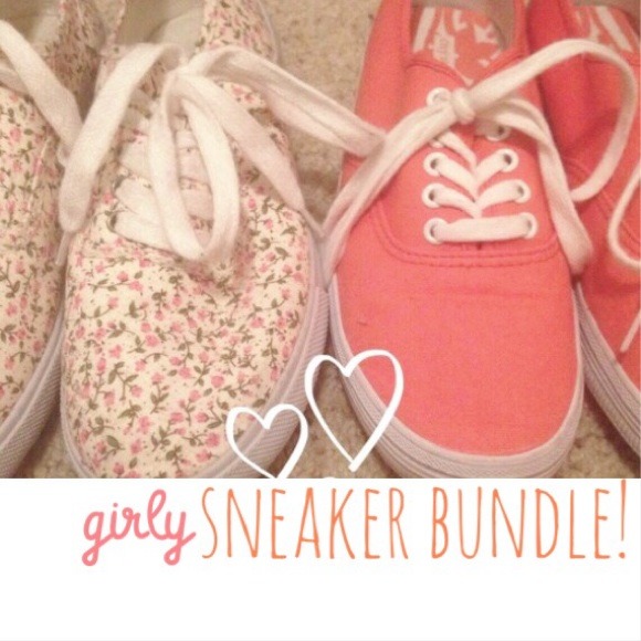 🌸🍂🍁 Coral & Floral Tennis Shoes!