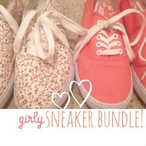 🌸🍂🍁 Coral & Floral Tennis Shoes!