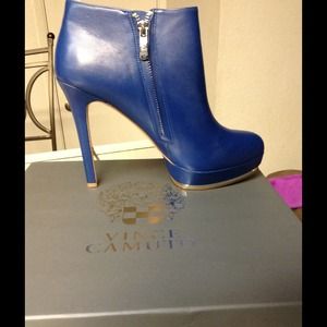 VINCE CAMUTO DIRA-OXFORD BLUE/SILVER