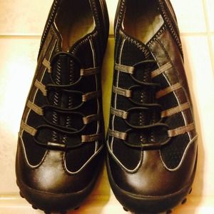 Clarks Women's Haley Privo!! Size 7W