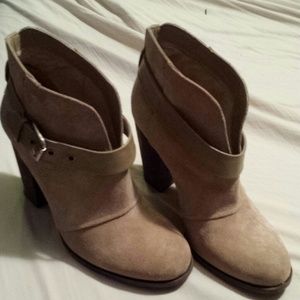 Jessica Simpson suede tan boots