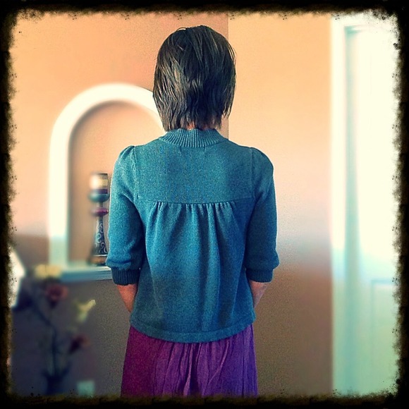 Cute cardi - Picture 3 of 4