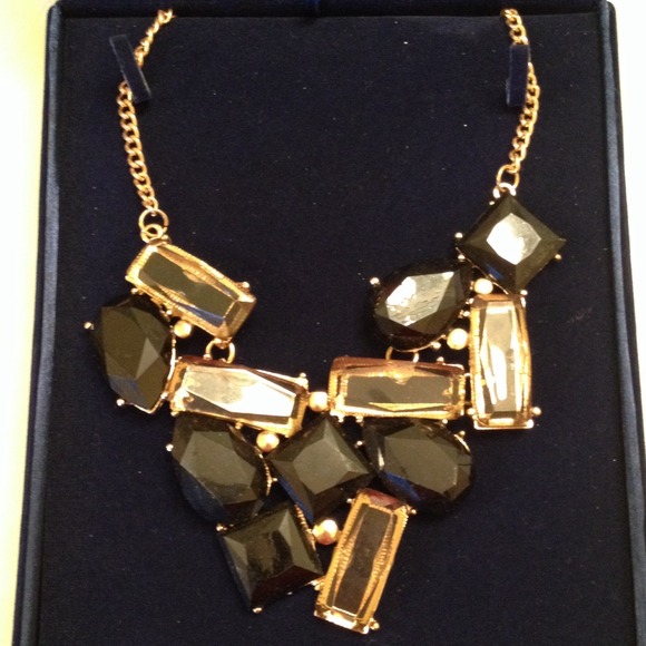 Beautiful Statement necklace black & champagne new