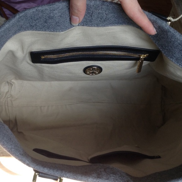 βSOLDβπ2xHP7.1πTory Burch Flannel Dena Purse - Picture 3 of 4