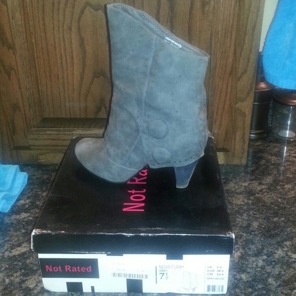 Grey short boots