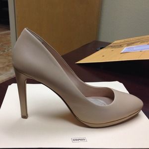 Banana Republic Kelsey Pump, Worn Once! REDUCED!!