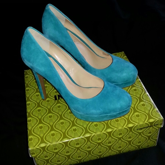 Blue Gianni Bini heels size 7.5