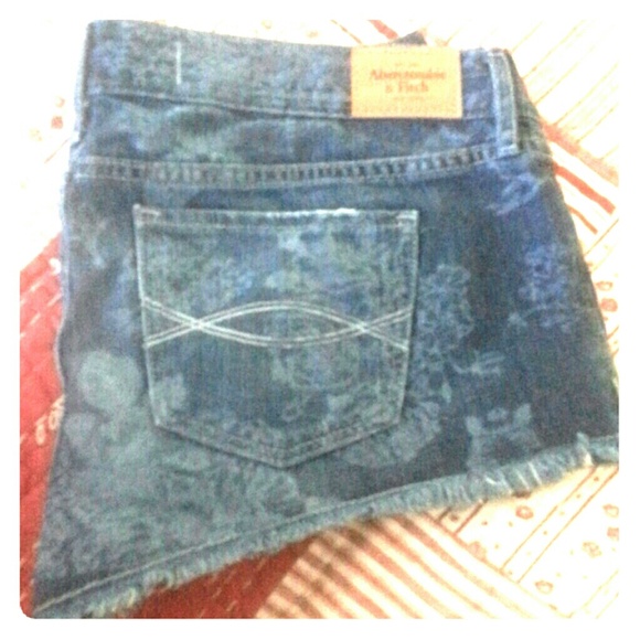 PRICE REDUCED! NWT ABERCROMBIE &FITCH SHORTS