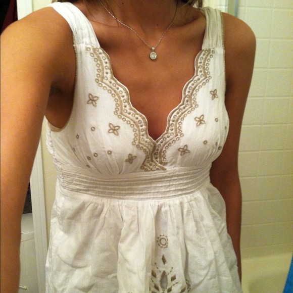 White floral sleeveless boho top - Picture 2 of 4