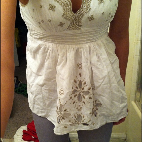 White floral sleeveless boho top - Picture 3 of 4