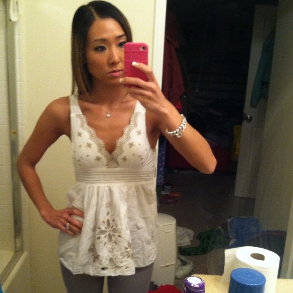 White floral sleeveless boho top - Picture 4 of 4