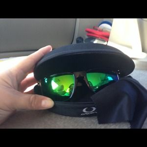 Oakley sunglasses 🌀on hold for romi028🌀