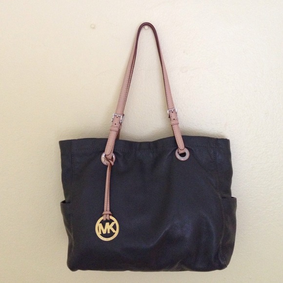 Authentic Michael Kors Shoulder Bag