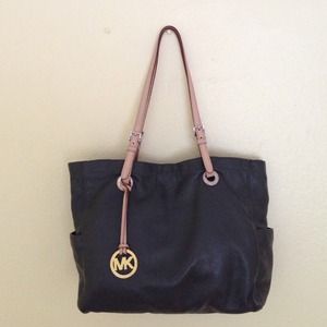 Authentic Michael Kors Shoulder Bag