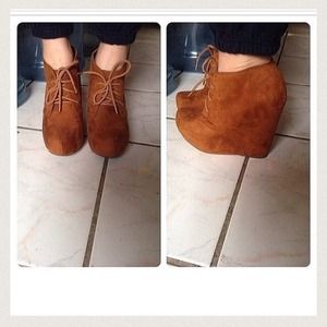 Ankle wedges boots
