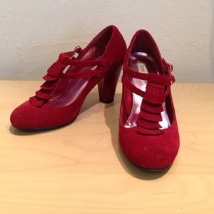 Steve Madden Women's Suede T-strap Round Toe Pumps