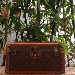 ‼️SOLD‼️💯%  AUTHENTIC Louis Vuitton Train Case ✨