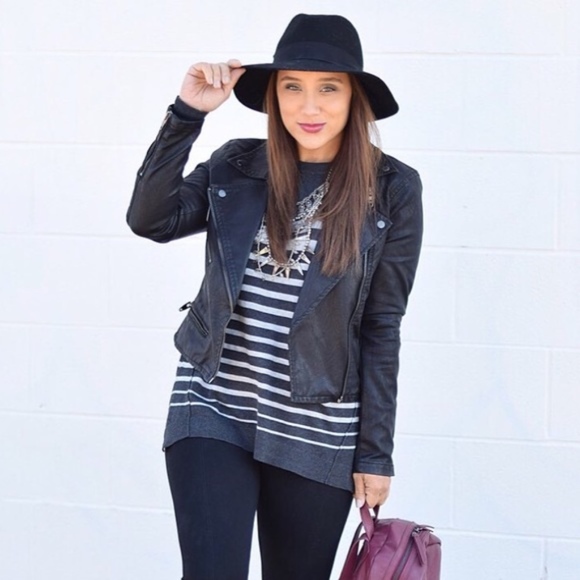 Bookmark my closet! ❤️ - Picture 8 of 8