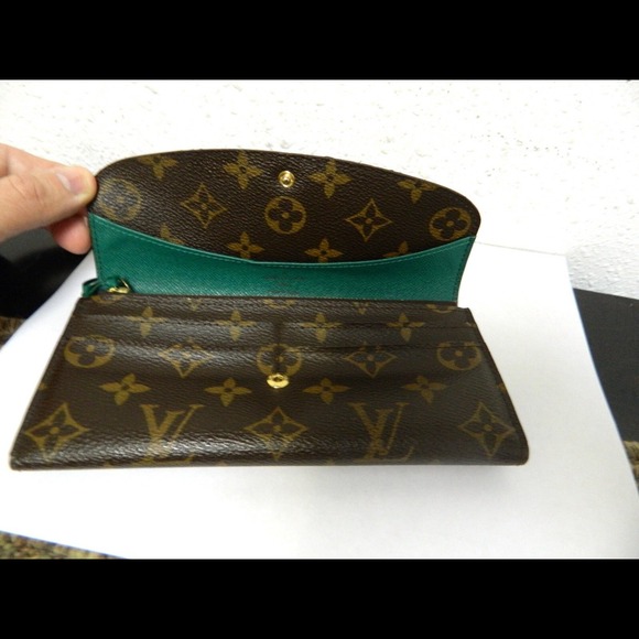 💜💜💜💜SOLD💜💜💜💜Louis Vuitton Emilie wallet - Picture 2 of 4
