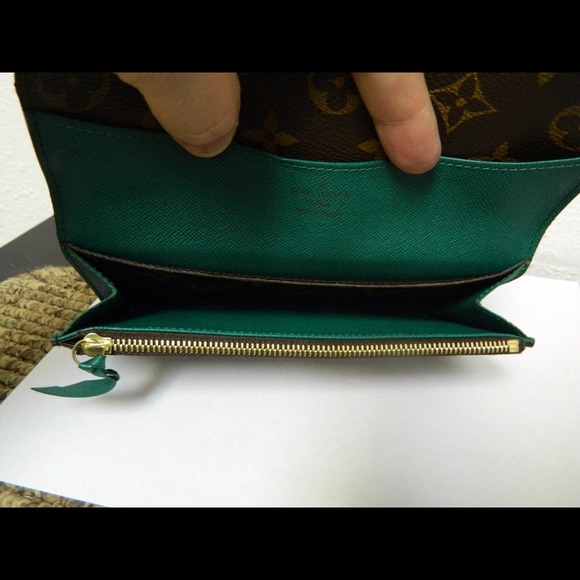 💜💜💜💜SOLD💜💜💜💜Louis Vuitton Emilie wallet - Picture 3 of 4