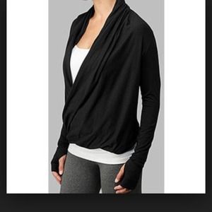 Lululemon black iconic wrap