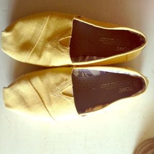 Toms