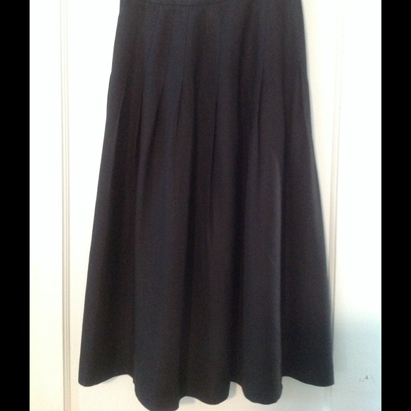 Talbots black linen knee length skirt
