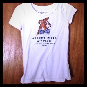 Whiteboxer hollistertee with blue and white ribbon