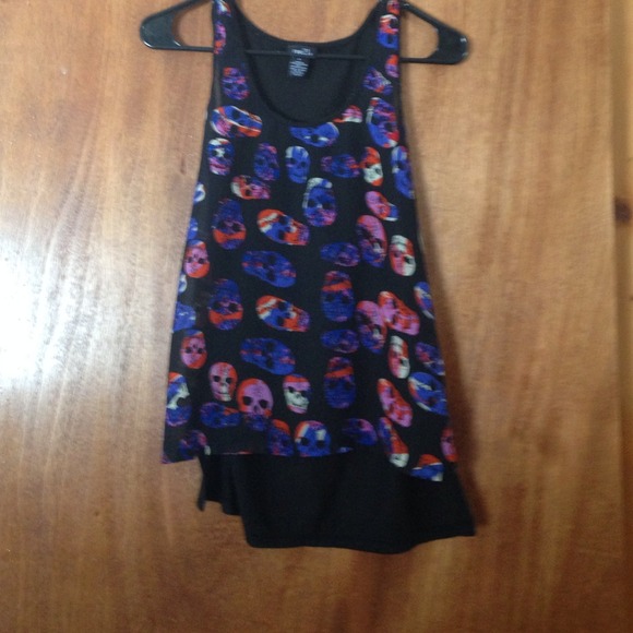 Skulls tank from rue 21