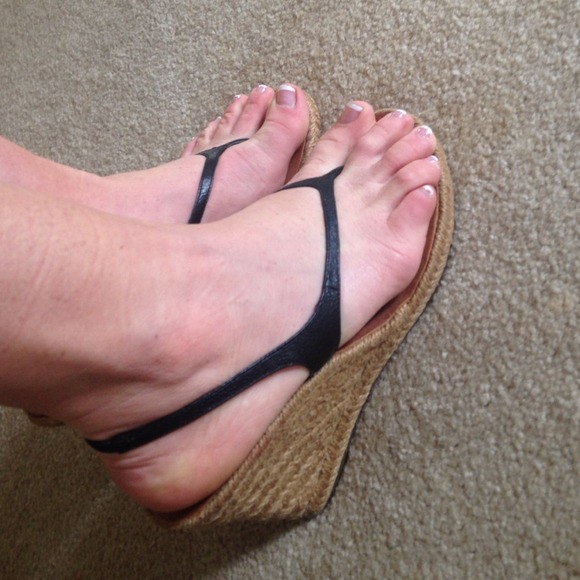 REDUCED!! Steve Madden wedges - size 8