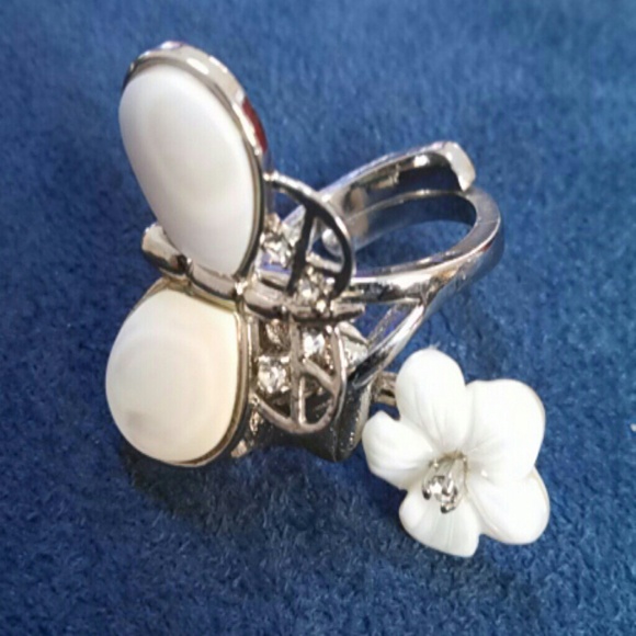 Fashion Ring.