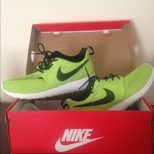 Nike roshe brand new worn once