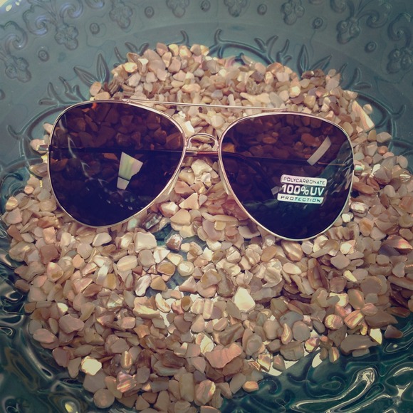 Aviator Style Sunglasses
