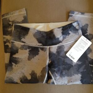 Lululemon WU crops silver spoon platoon