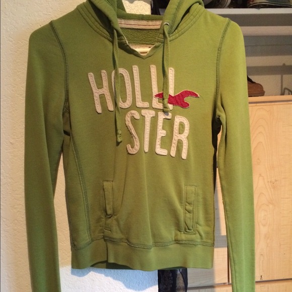 Hollister sweater - Picture 1 of 1