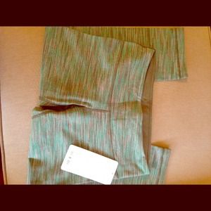 Lululemon WU crop fatigue wee are from space