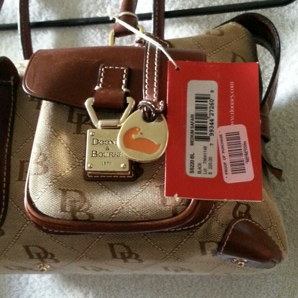 SOLD Dooney & Bourke Purse - Picture 4 of 4