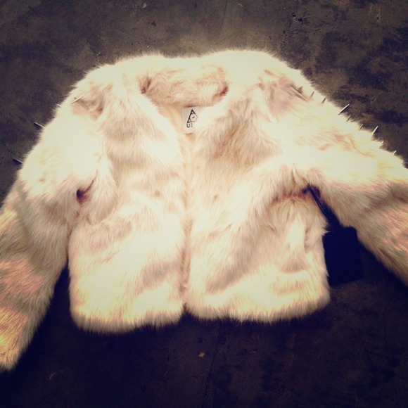 #Unif faux fur jacket! #Spiked detail baby pink! - Picture 1 of 1