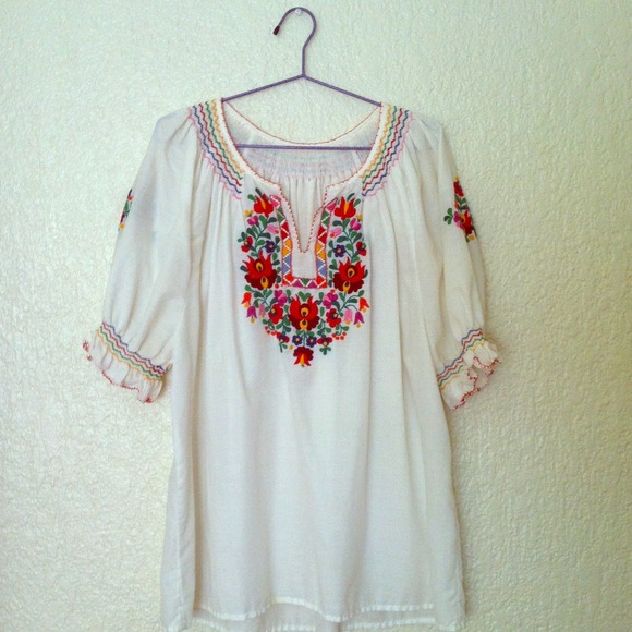 Vintage Mexican floral hand-stitched blouse
